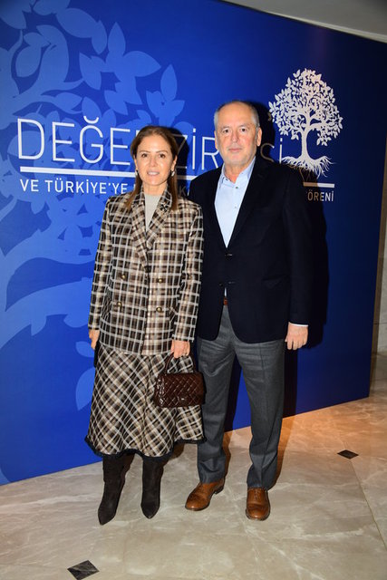SUZAN-TURGUT TOPLUSOY