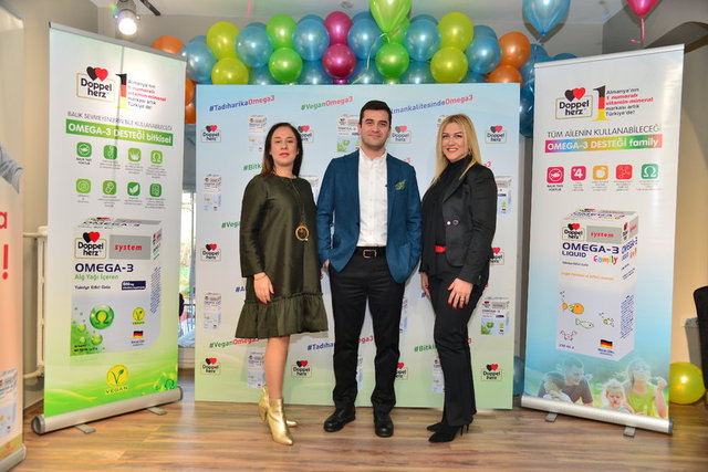 UZM.ECZ.BURCU TOPÇUOĞLU, UZM.DR.ÖZGÜR NİFLİOĞLU, DOPPELHERZ GENEL MÜDÜRÜ DEMET ERYILMAZ