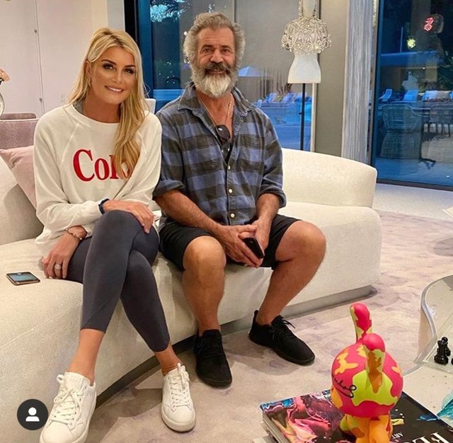 BEGÜM ŞEN, MEL GIBSON