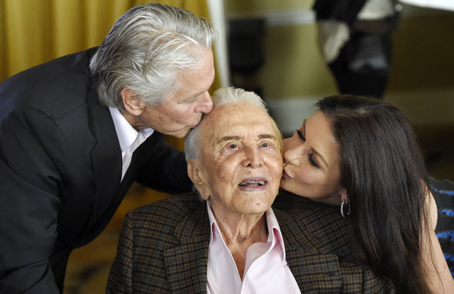 MICHAEL, KIRK DOUGLAS, CATHERINE ZETA JONES