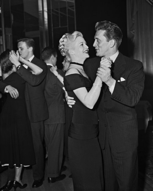 KIRK DOUGLAS