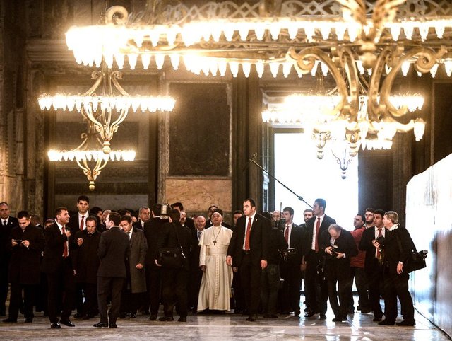 PAPA FRANCISCUS  - Papa Franciscus'un İstanbul ziyaretinde gezdiği yerler arasında Ayasofya ve Sultanahmet Camii de vardı. (2014)
