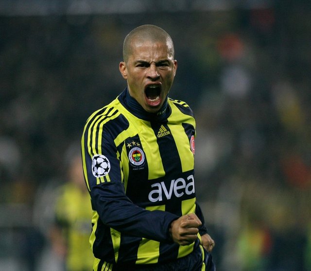 Alex de Souza (2006 - 2007) - Maç Sayısı: 32 - Gol Sayısı: 19