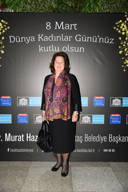 MONİK İPEKEL