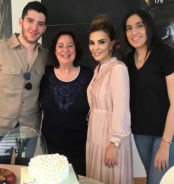 FERYAL GÜLMAN, MONİK İPEKEL
