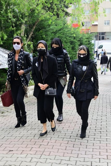 SİTARE KALYONCUOĞLU, SUZAN TOPLUSOY