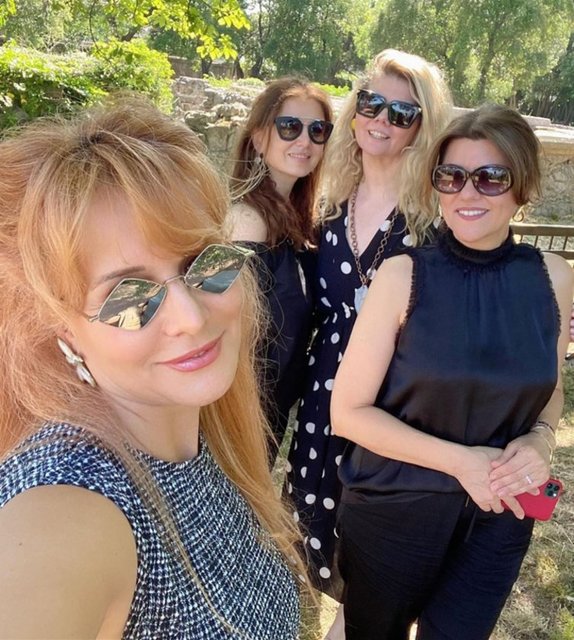 BERRİN ZORLU, HANDE SEZER PEKCAN