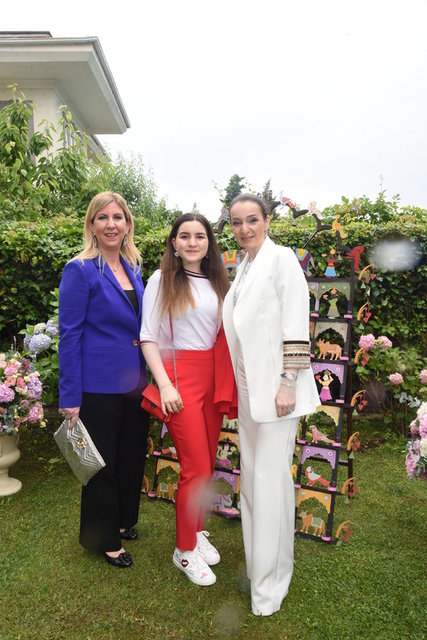 ELİF SONER, LARA, YEŞİM BİLİCİ