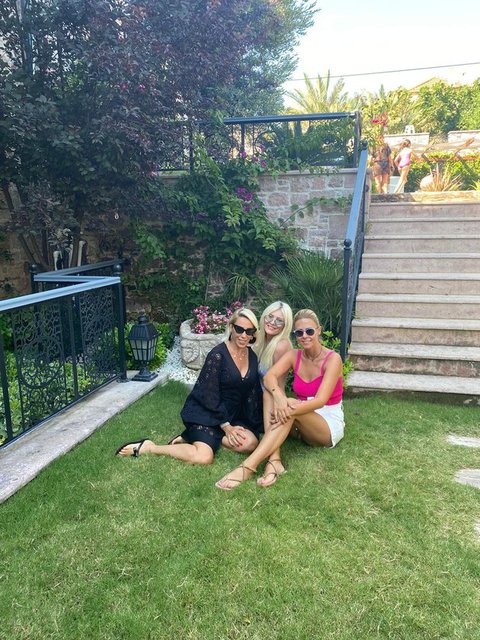 ÖZNUR YAKIN, BURCU HATTAT, ESRA İNCEEFE