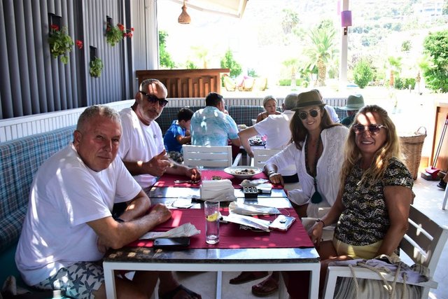 ÇETİN SAĞIROĞLU, GARO NİŞAN, ARZU ERGİN, NESLİN SAĞIROĞLU