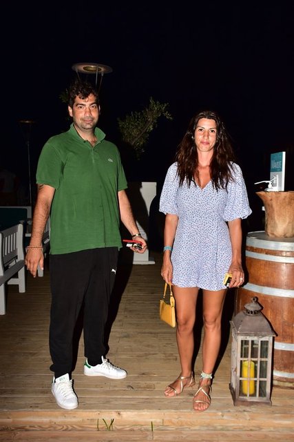 KEREM DÜRÜST, MELDA ECE TİRNOVALİ