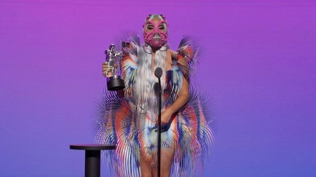 LADY GAGA