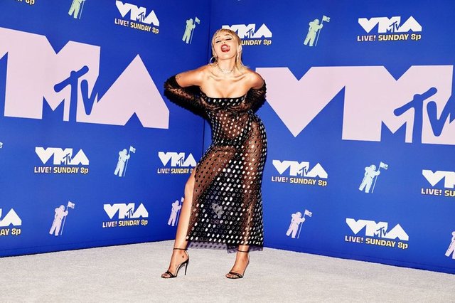 MILEY CYRUS