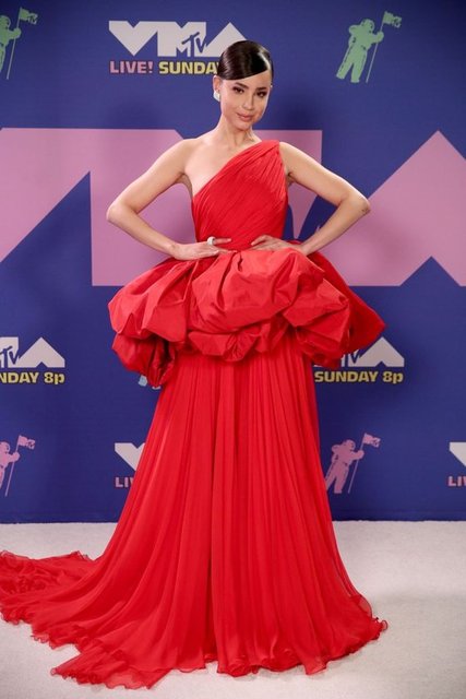 SOFIA CARSON