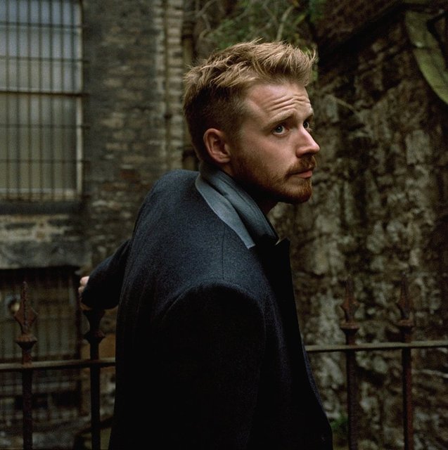 Jack Lowden  - (Yaşı: 30) -  