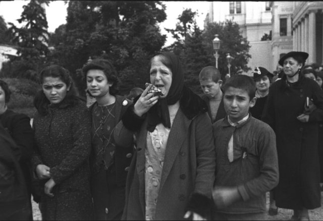 MUSTAFA KEMAL ATATÜRK'ÜN VEFATIYLA YURTTAŞLAR GÖZYAŞINA BOĞULDU