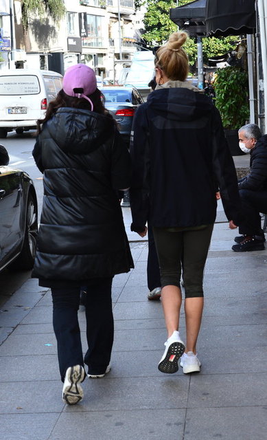 ESRA DİNÇKÖK, NAZLI KEÇİLİ