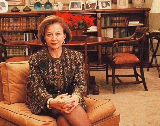 ALS HASTALIĞIYLA UZUN YILLAR MÜCADELE EDEN SUNA KIRAÇ, 79 YAŞINDAYDI.