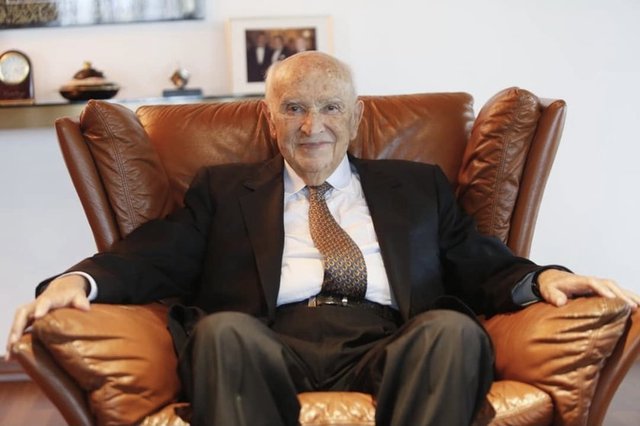 95 YAŞINDA VEFAT EDEN JAK KAMHİ, ALARKO HOLDİNG'İN KURUCU ORTAĞIYDI