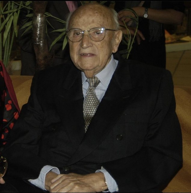 TÜRKİYE'DEKİ BİRÇOK EV ALETİNİ VE BEYAZ EŞYANIN İLK ÜRETİCİSİ OLAN JAK KAMHİ, EYLÜL AYINDA ARAMIZDAN AYRILDI.  