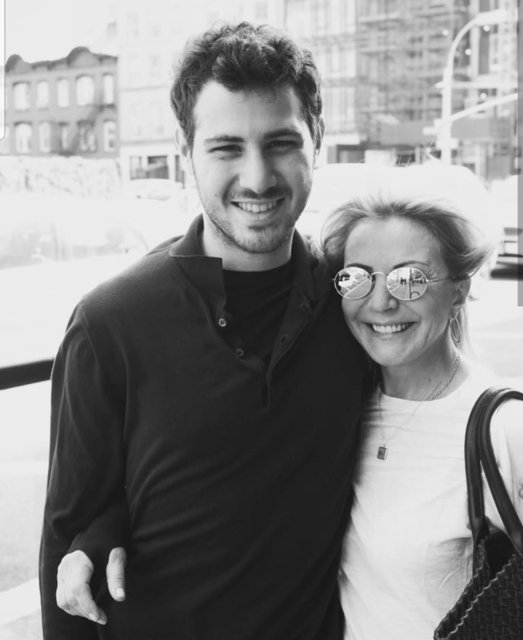 BAŞARILI İŞ İNSANI CEM BOYNER, ÜMİT BOYNER'LE 1994 YILINDA EVLENDİ.