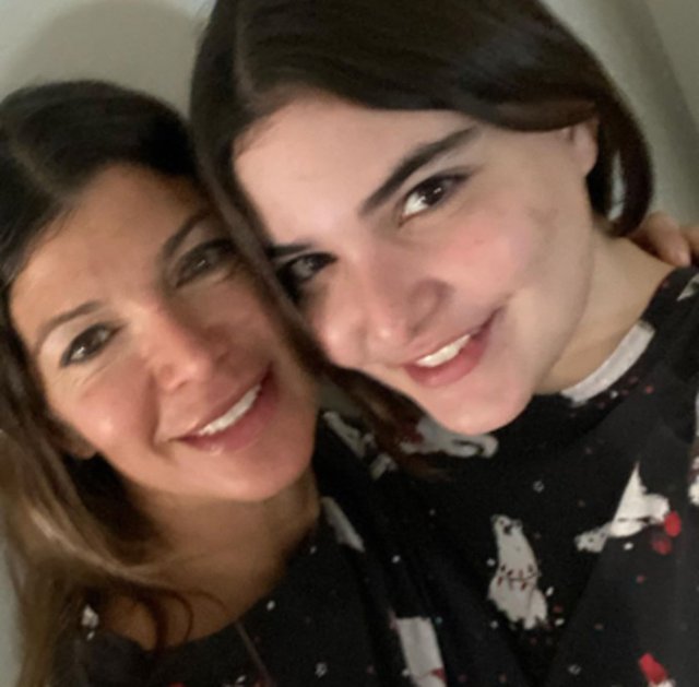 ZEYNEP, MİNA ÜSTÜNEL