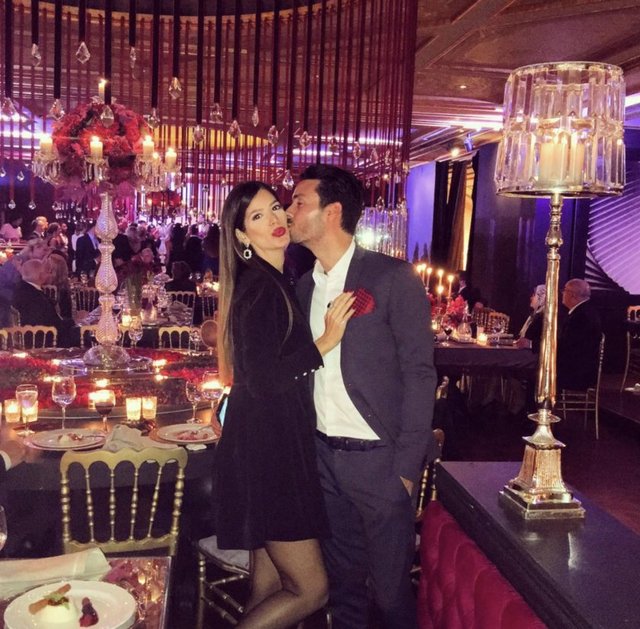 HAKAN KOSİF VE EVELİZE KOSİF 2012 YILINDA NİKAH MASASINA OTURDU.