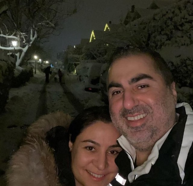 PROF. DR. AYDIN AYAYDIN VE ADALET AYAYDIN'IN OĞULLARI GÖKHAN AYAYDIN İLE SETENAY-AHMET METİN ÇİFTİNİN KIZLARI GİZEM METİN, İSTANBUL'DA 2005 YILINDA MUHTEŞEM BİR DÜĞÜN TÖRENİYLE EVLENMİŞTİ.