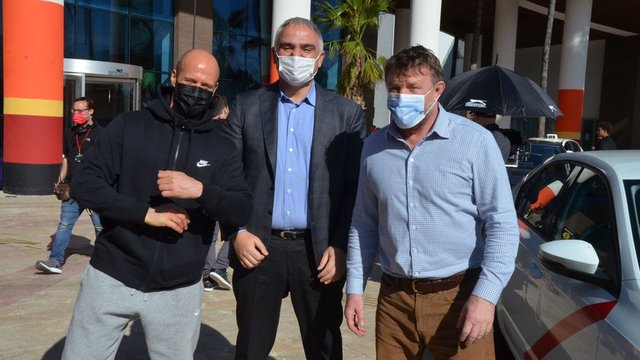 ANTALYADA'Kİ SETİ ZİYARET EDEN BAKAN MEHMET NURİ ERSOY, JASON STATHAM VE GUY RITCHIE İLE GÖRÜŞME YAPTI.