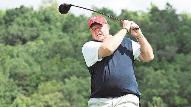 RAHMİ KOÇ VE ÇİĞDEM SİMAVİ'NİN OĞULLARI OLAN MUSTAFA KOÇ, UZUN YILLAR KOÇ HOLDİNG YÖNETİM KURULU BAŞKANLIĞI GÖREVİNİ YÜRÜTTÜ.