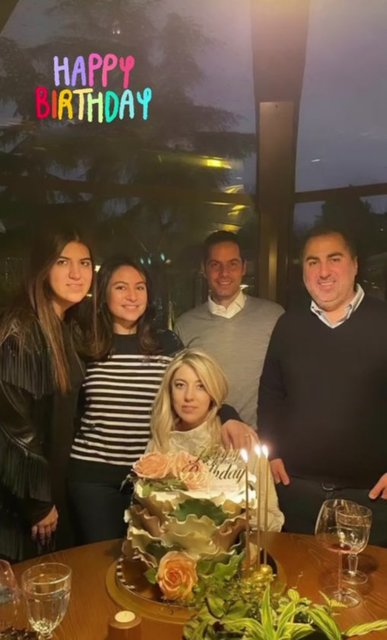 PINAR TALAY YENİ YAŞINI EŞİ MURAT TALAY, KARDEŞİ DERYA AYAYDIN VE GÖKHAN-GİZEM AYAYDIN ÇİFTİYLE BİRLİKTE KUTLADI.
