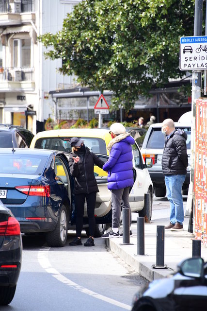 SOSYETENİN TANINMIŞ SİMALARINDAN MELİS ÇİFTÇİ BEBEK'TE BİR ARAKADAŞIYLA BİR ARAYA GELDİ.