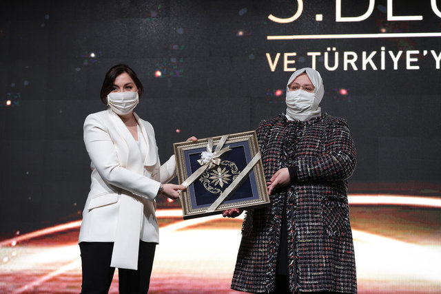PINAR EREZ, ZEHRA ZÜMRÜT SELÇUK