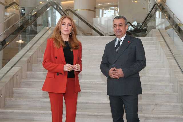 DİLEK HANİF, FİKRET KİLECİ