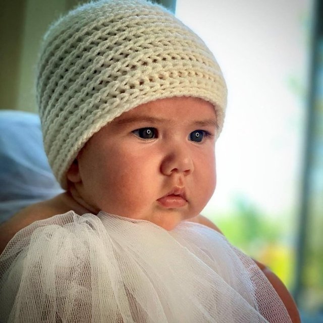 CEYDA ATEŞ TOPLUSOY KIZI TALYA TOPLUSOY'UN BABASINA ÇOK BENZETİLDİĞİNİ KIZININ BU KARELERİYLE SÖYLEDİ.