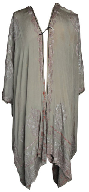 Birinci sınıfı yolcusu Lucy Christiana'nın gemiyi terk ederken üzerinde bulunan giysisi.