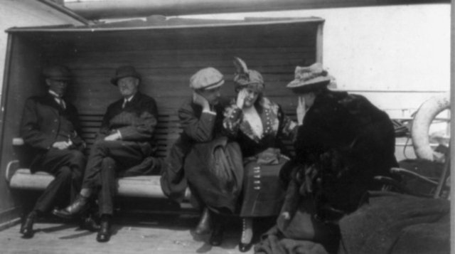 Sağ kurutlanlar, Carpathia gemisinde.