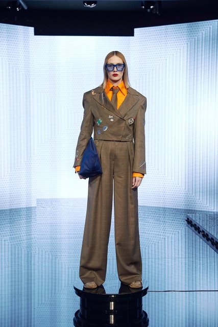 DİJİTAL PLATFORM ÜZERİNDEN GERÇEKLEŞEN FASHION WEEK İSTANBUL DÜN ETKİLEYİCİ MODA ŞOVLARIYLARIYLA BAŞLADI.