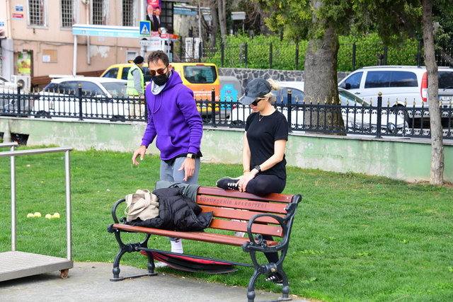 PINAR SABANCI KURUÇEŞME'DE SPOR HOCASIYLA BİRLİKTE SPOR YAPTI