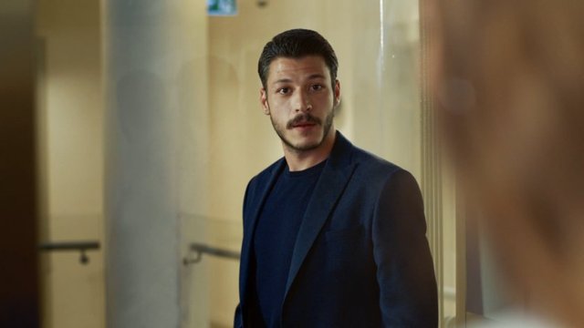 Cam Tavanlar'ın ilk tanıtımdan çok özel kareler!