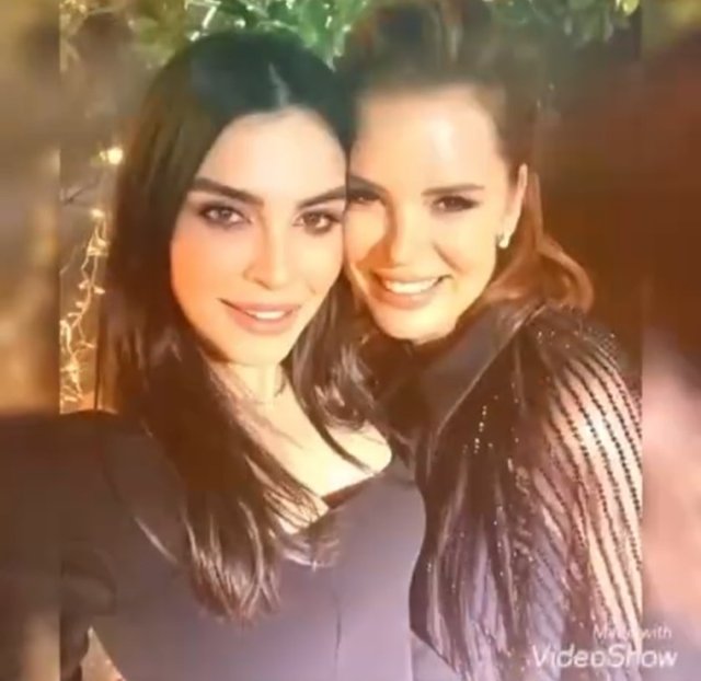 NESLİŞAH ALKOÇLAR DÜZYATAN ANNESİ GÜLŞAH ALKOÇLAR İLE ÇEKİLMİŞ FOTOĞRAFINI PAYLAŞTI.