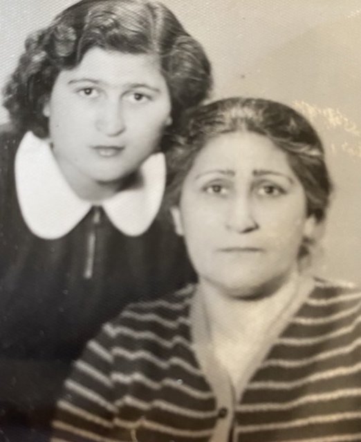 GÜLER SABANCI ANNELER GÜNÜ'NDE ANNESİ YÜKSEL TARCAN VE ANNEANNESİ RUKİYE TARCAN'I ANARAK KUTLADI.