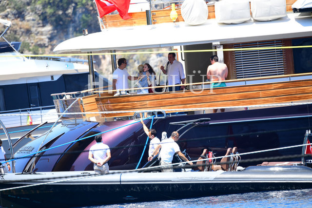 TEKNEDE BAYRAMLAŞAN DÖRTLÜ, GÖCEK'TE DEMİRLİ TEKNELERİNDE RAMAZAN BAYRAMI'NI GEÇİRECEK