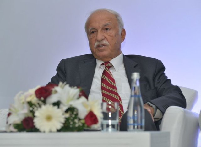 HÜSNÜ ÖZYEĞİN