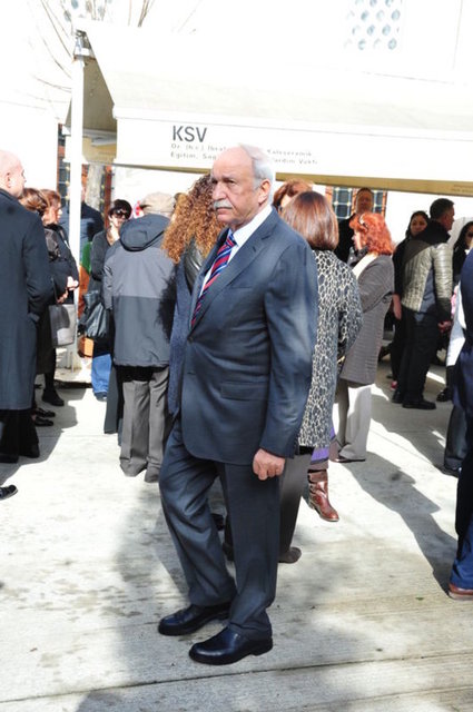 HÜSNÜ ÖZYEĞİN
