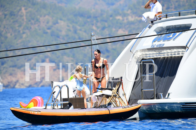 YASEMİN, ELA ÖZİLHAN