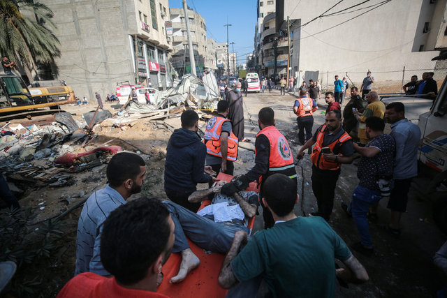 Son saldırılarla Gazze'de 52'si çocuk, 31'i kadın olmak üzere 181 Filistinlinin hayatını kaybettiği, yaralı sayısının da 1225'e çıktığı ifade edildi. -  