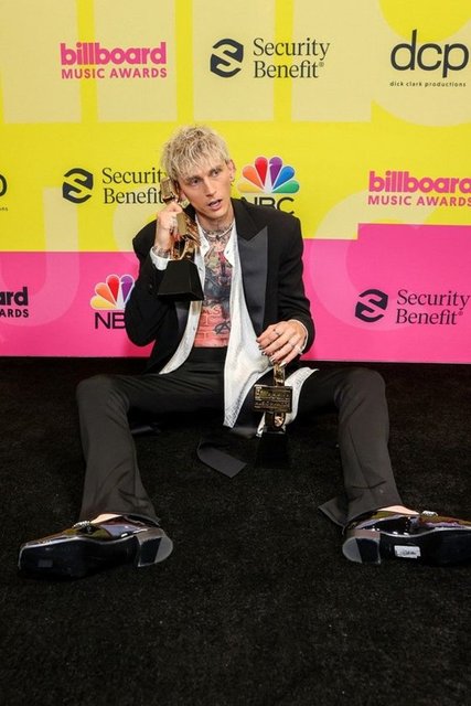 MACHINE GUN KELLY