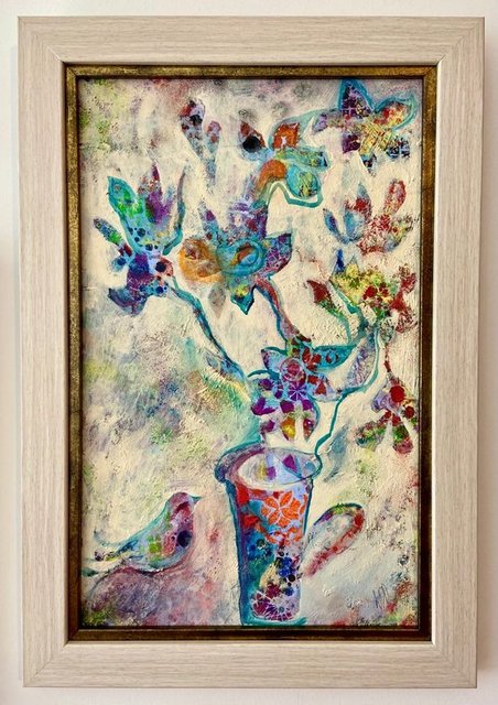 Beyaz kuş bahçeme konmuş...Saksıda büyüyen mavi sudan içmiş Gök ormanDeniz papatya Gül kelebekmiş Beyaz kuş biraz yeşil, mor biraz suymuş Mavi su biraz mavi, beyaz biraz kuşmuş Bir varmış bir yokmuş...