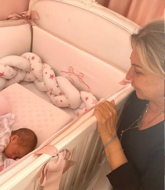 MERAL YAZICI, İKİNCİ KEZ TORUNUNU KUCAĞINA ALMANIN MUTLULUĞUNU YAŞIYOR